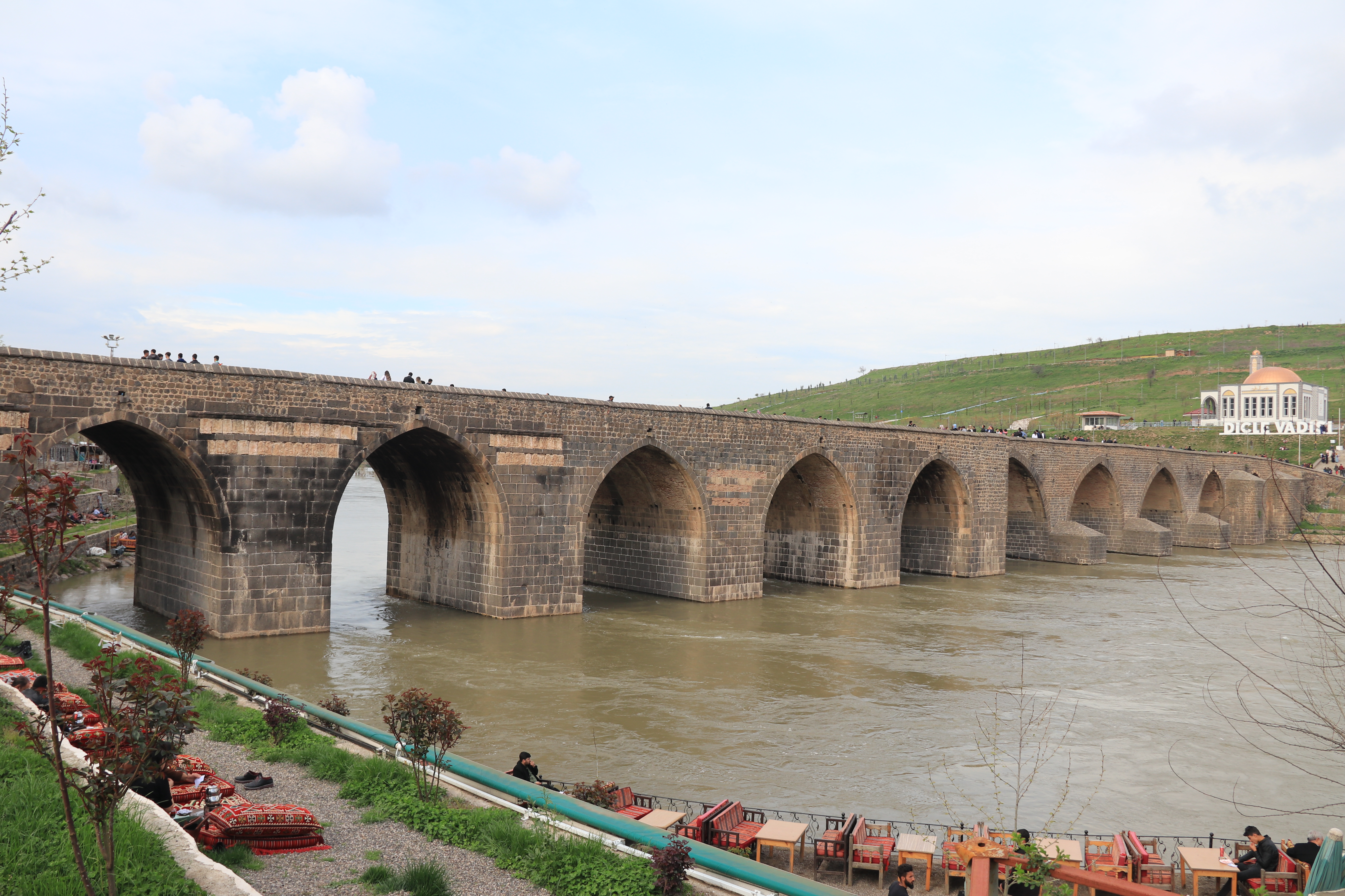  FOTO - Diyarbakır'a turist akını
